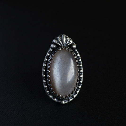 Foggy Winter Gary Moonstone Ring - Size: 7 or N 1/2