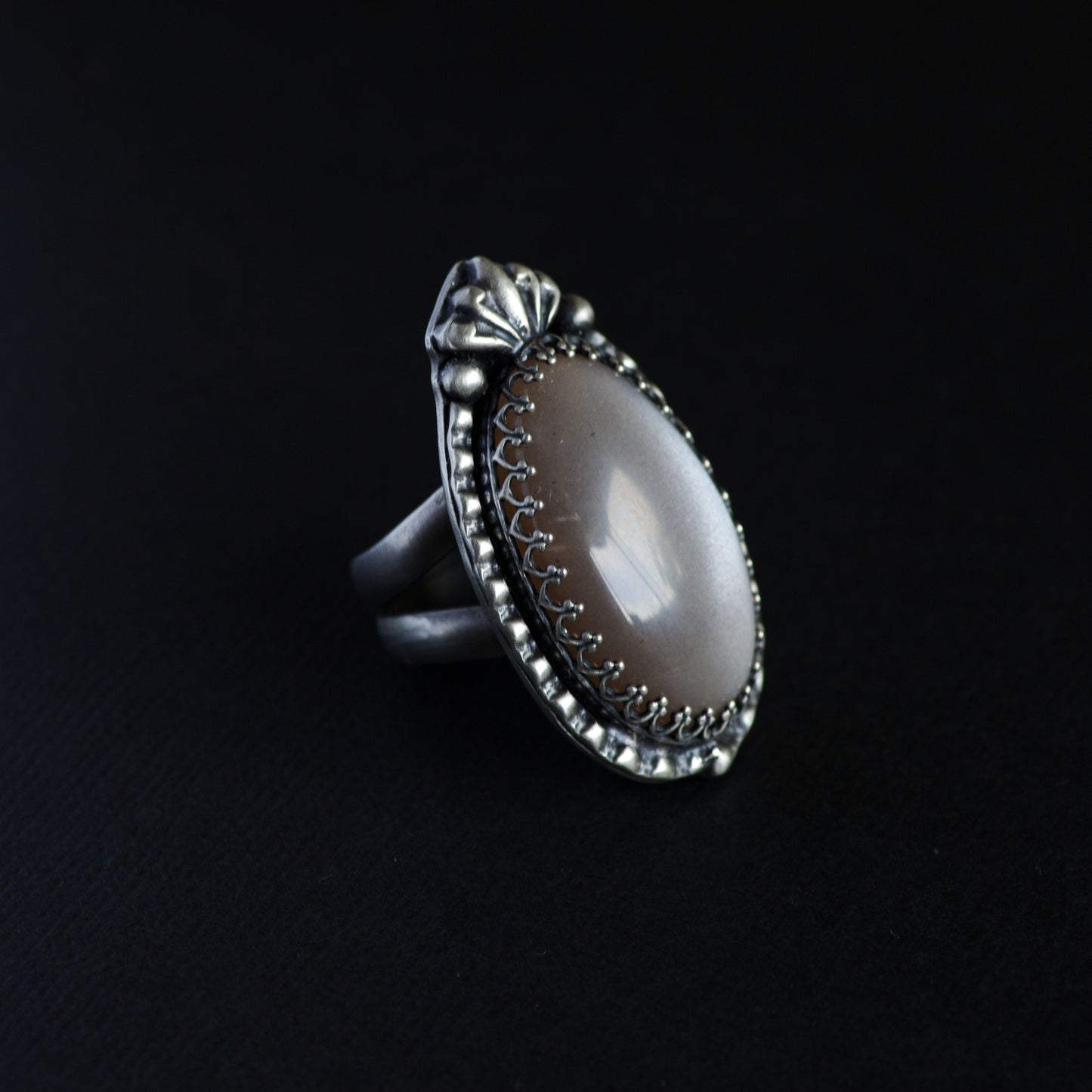 Foggy Winter Gary Moonstone Ring - Size: 7 or N 1/2